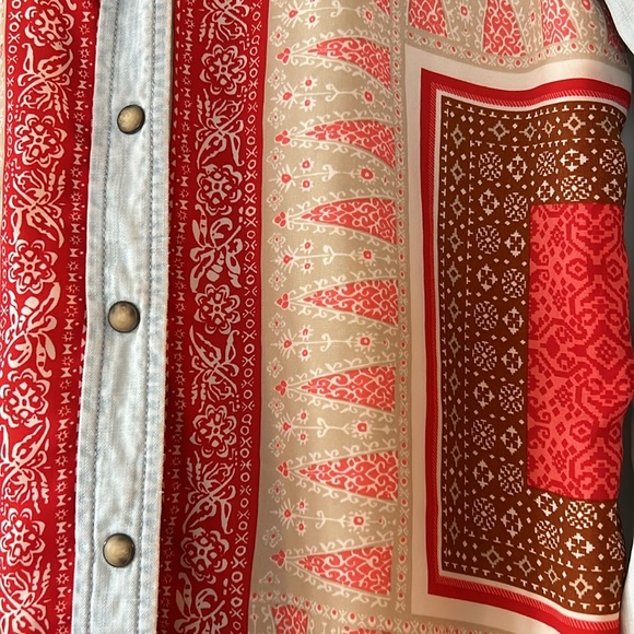 Lucky Brand Dixie Scarf Bandana Print Western Yoke Chambray Blouse w Snaps - Picture 12 of 13